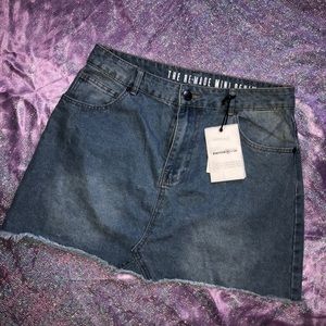 mid blue jean highwaisted mini skirt size 10